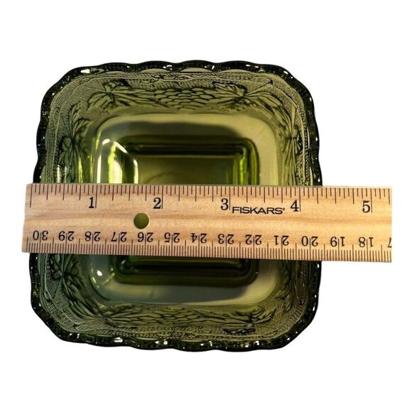 Vintage Anchor Hocking Square Green Glass Dish Bowl Grapes and Leaves - Picture 5 of 5